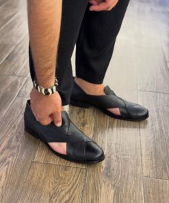 Sandalia cruzada piel negra