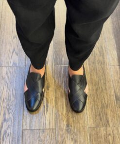 Alternative view of Sandalia cruzada piel negra