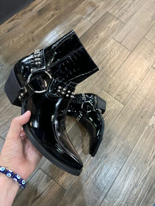 Bota charol piel negra con arnés desmontable