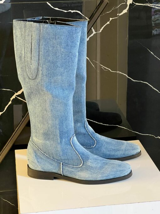 Bota tipo ecuestre mezclilla