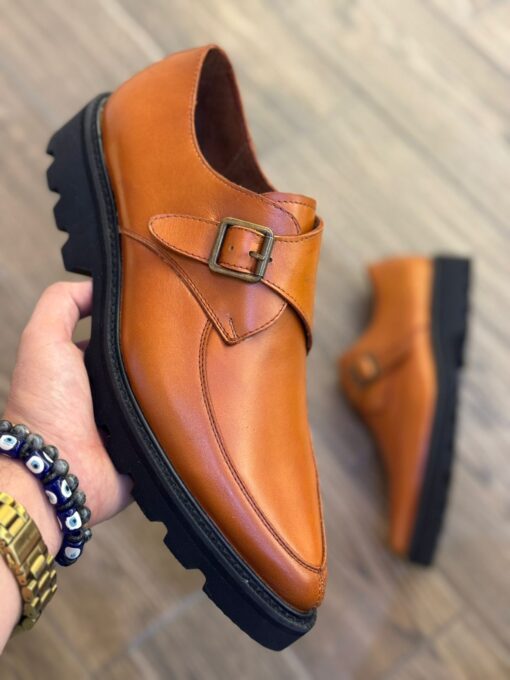 Zapato piel miel con hebilla