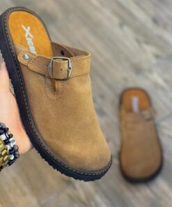 Sandalia gamuza arena suela ultraligera