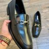 Zapato piel negro con herraje