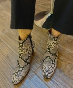 Bota tacón grabado víbora beige