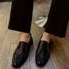 Mocasin charol grabado negro