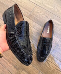 Mocasin charol grabado negro